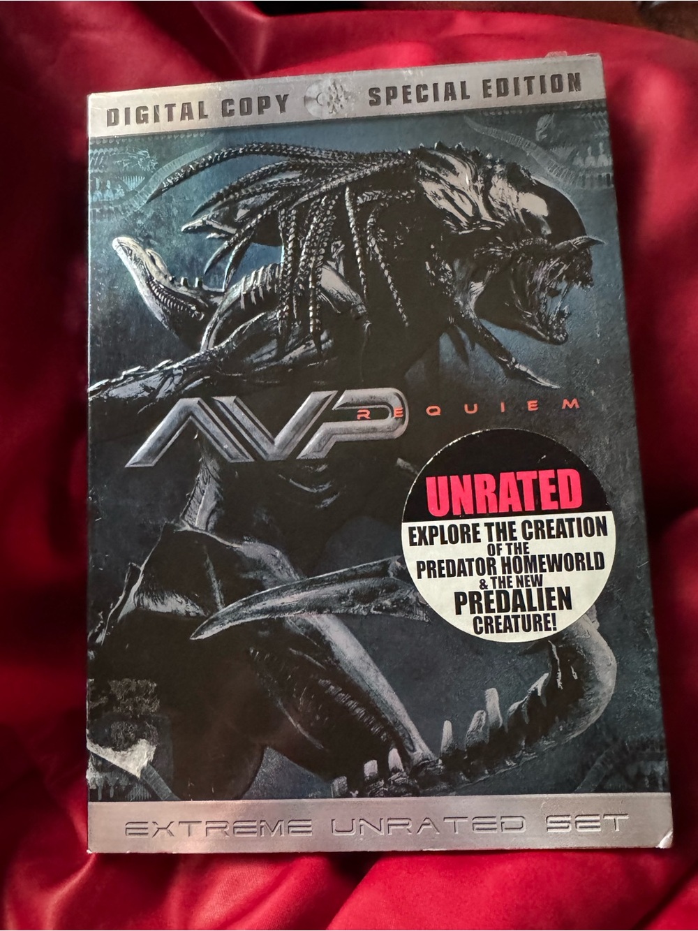 Aliens vs. Predator: AVP Requiem Extreme Unrated Set special edition DVD 2